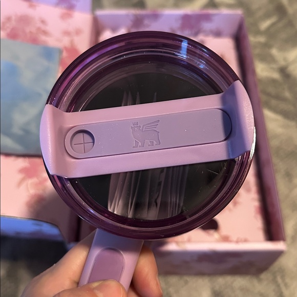 New Stanley X LoveShackFancy Floral 40oz Tumbler - Picture 4 of 9